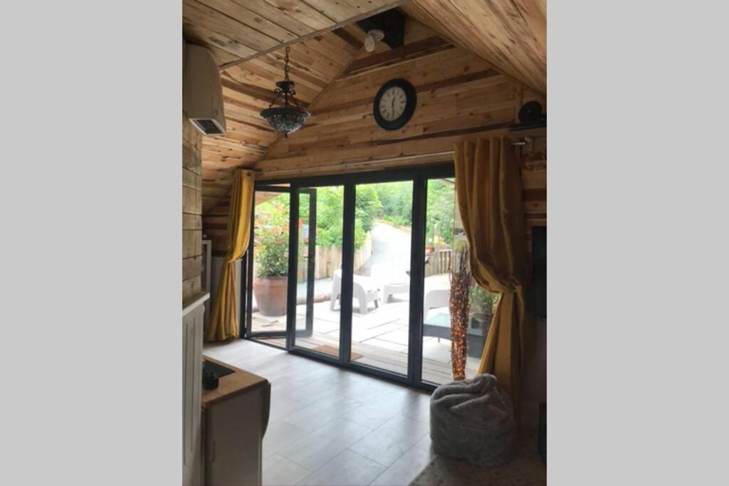 The Shed . A Cosy, Peaceful, 96% Recycled, Chalet. Swansea Luaran gambar